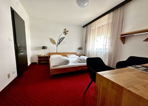 Doppelzimmer ohne Balkon (1/4) - Landhotel Anna & Reiterhof Vill