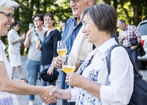 Biohotel Schwanen: Feiern im Gastgarten (10/20) - Biohotel Schwanen