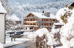 Biohotel Schwanen: Außenansicht Hotel - Biohotel Schwanen, Bizau, Vorarlberg, Österreich