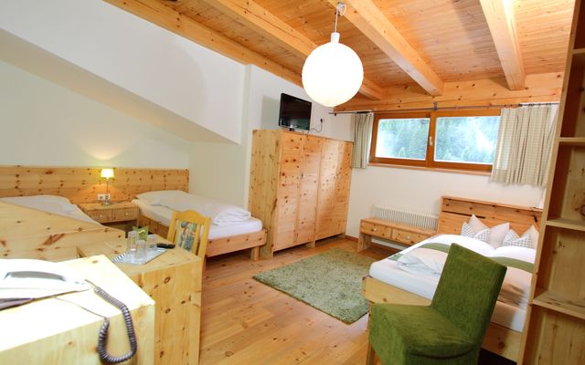 Unterkunft Zimmer/Appartement/Chalet: Zirben-Vierbettzimmer Stillebach