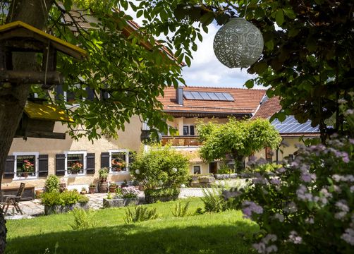 Biohotel Tiefleiten: Hoteleingang - BioLandgut Tiefleiten , Breitenberg, Bayerischer Wald, Bayern, Deutschland