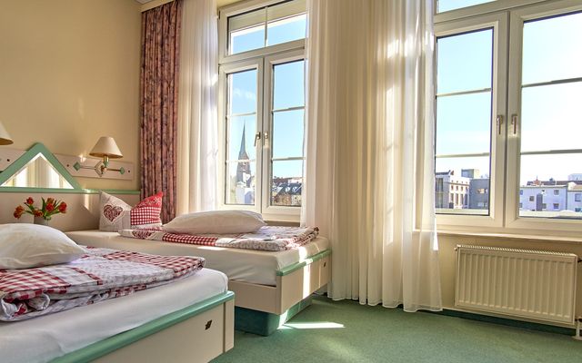 Unterkunft Zimmer/Appartement/Chalet: Doppelzimmer Hofseite