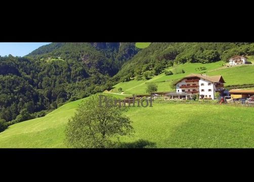 Biohotel Pennhof: Imagevideo Hotel - Pennhof, Barbian (Bozen), Dolomiten, Trentino-Südtirol, Italien
