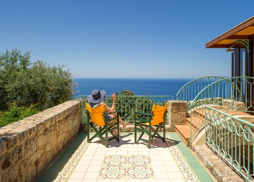 Family Suite (1/7) - Mani Sonnenlink