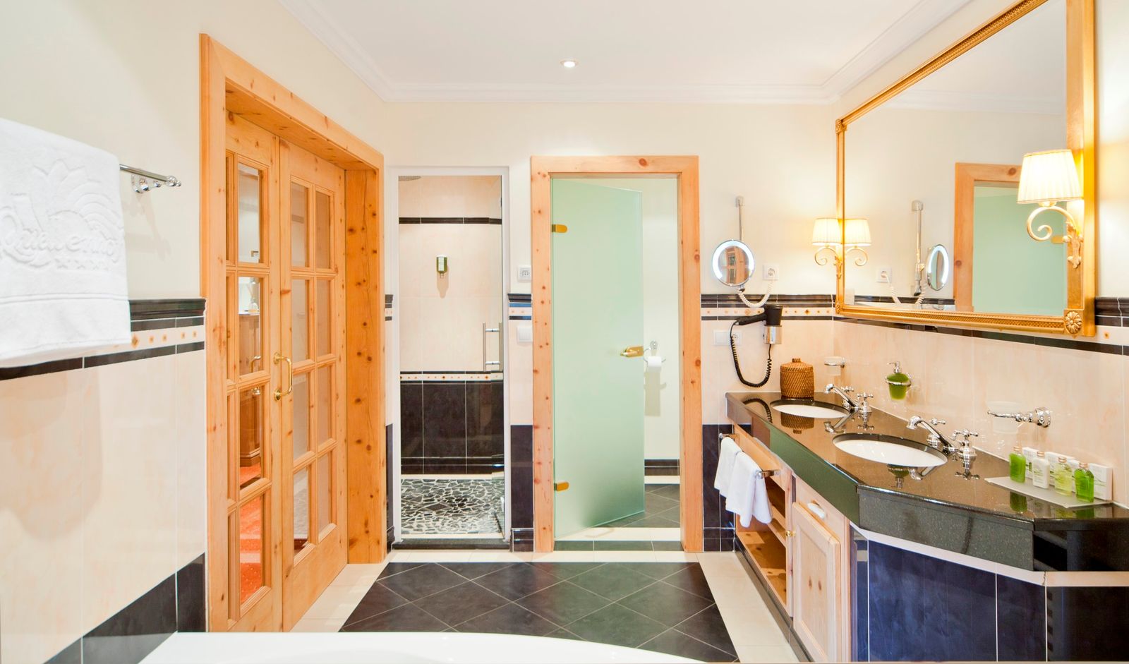 Wellness-Suite image 2 - Quellenhof Luxury Resort Passeier