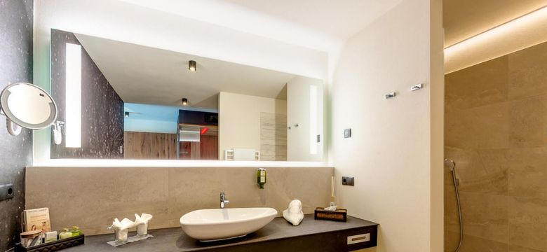 Quellenhof Luxury Resort Passeier: Alpin Natur Suite image #5
