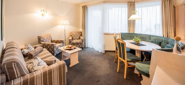 Quellenhof Luxury Resort Passeier: Double room Bernstein image #3