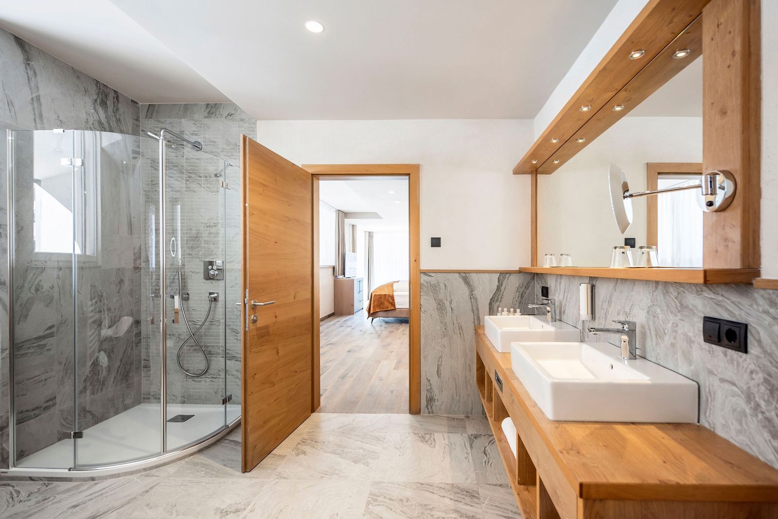 Rosen Suite Deluxe 2 image 7 - Quellenhof Luxury Resort Passeier