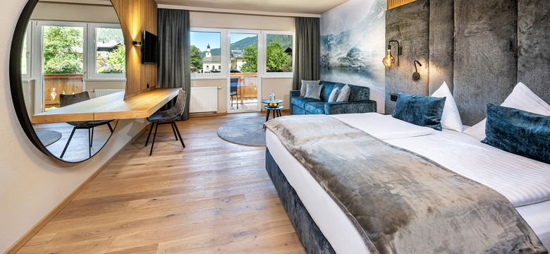 Alpin Life Resort Lürzerhof: Comfort double room image #1