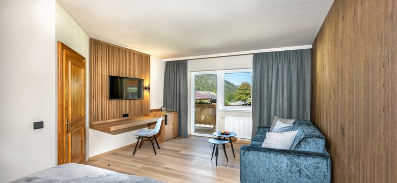 Alpin Life Resort Lürzerhof: Family room image #1