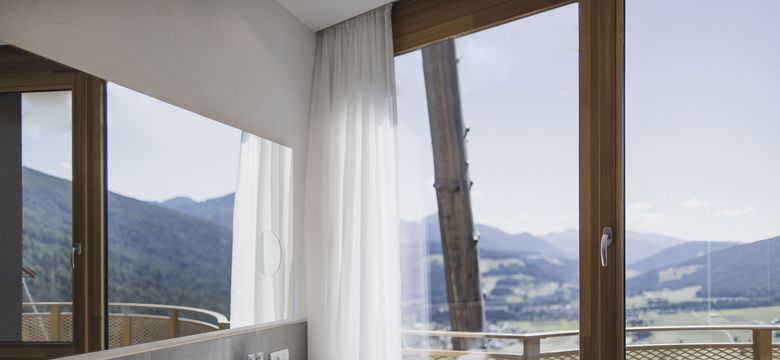 Alpin Panorama Hotel Hubertus: Panoramic room BRAIES image #2