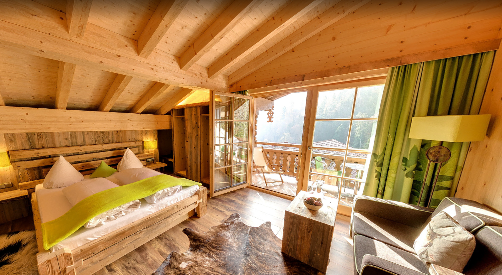 Biostudio Sonderform mit Balkon