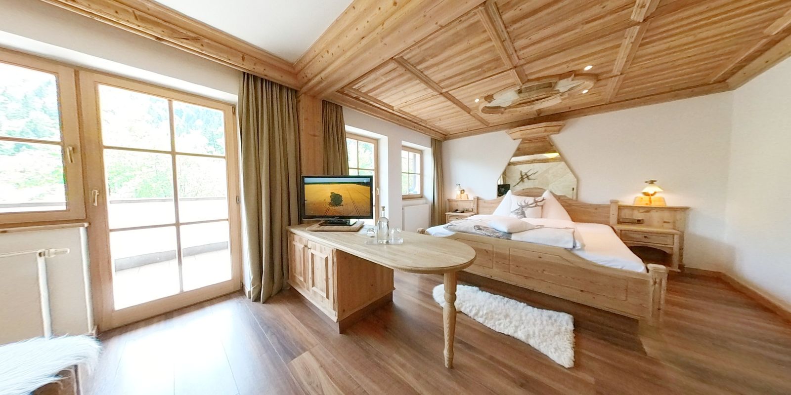 SUPERIORZIMMER KAISERBLICK image 5 - Berghotel & Spa Hotel Feuriger Tatzlwurm 