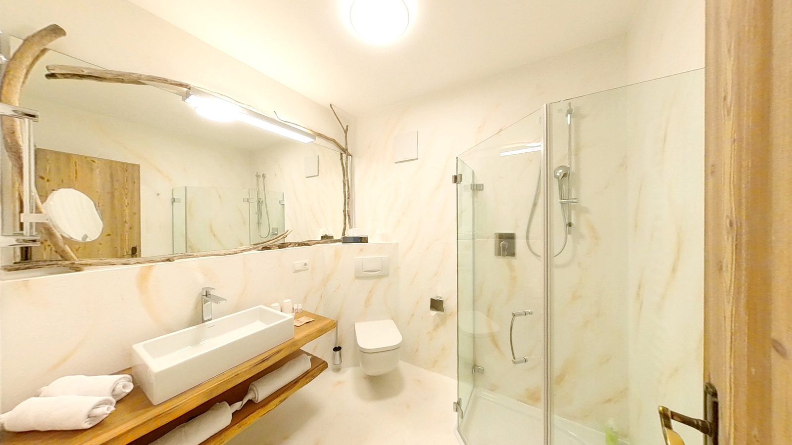 SUPERIORZIMMER KAISERBLICK image 2 - Berghotel & Spa Hotel Feuriger Tatzlwurm 