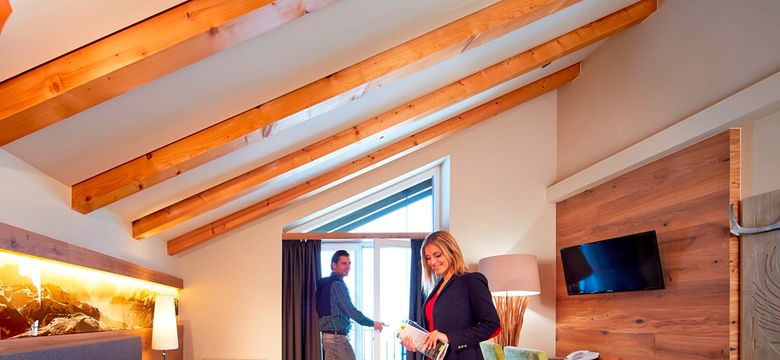 MY ALPENWELT Resort: Deluxe Doppelzimmer "Bergblick" mit Zusatzbett image #5