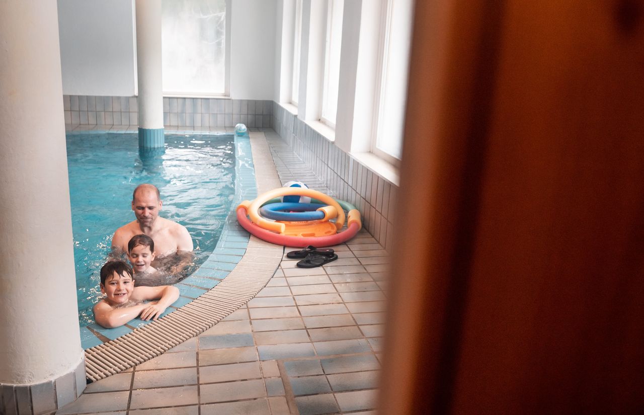 Pirker's Natur & Bio Familienhotel: Plantschen im Hallenbad
