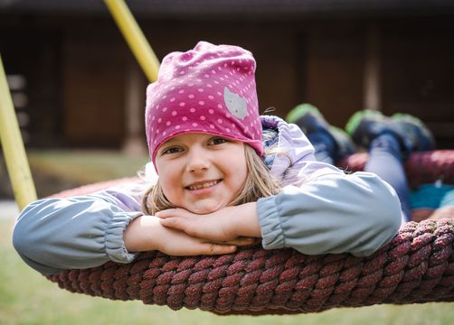 Pirker's Natur & Bio Familienhotel: Spielplatz - Pirker's Natur- & Bio Familienhotel, Malta, Katschberg Lieser-Maltatal, Kärnten, Österreich