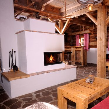 gemütliche Wohnstube mit Kamin, Almchalet am Hochkönig, Mühlbach am Hochkönig, Salzburg, Salzburg, Österreich