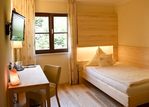 biohotel bayerischer wirt zimmer einzelzimmer (1/1) - Bio-Hotel Bayerischer Wirt