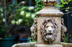 BIO HOTEL Bayerischer Wirt: Brunnen in Garten - Bio-Hotel Bayerischer Wirt, Augsburg, Münchner Raum, Bayern, Deutschland