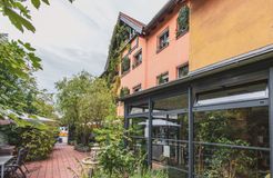 BIO HOTEL Bayerischer Wirt: Eingang Gastgarten - Bio-Hotel Bayerischer Wirt, Augsburg, Münchner Raum, Bayern, Deutschland
