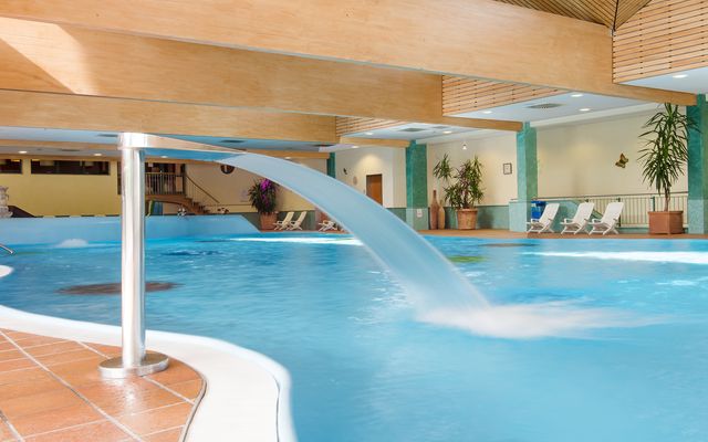 Schwimmbad Hotel Sonnenhügel (2).jpg
