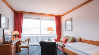 Lavendel mit Balkon seitlichem Bergblick (33 m²) Image #1