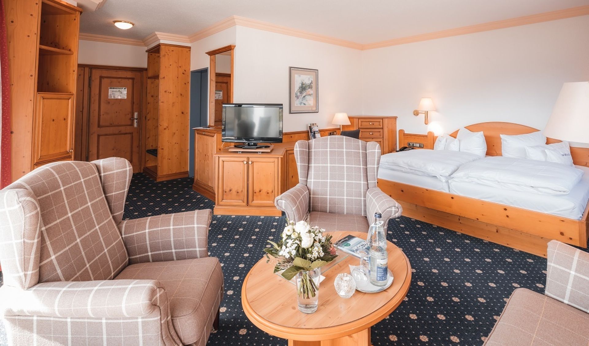 Schlehe mit Südbalkon und Panoramablick (52 m²)