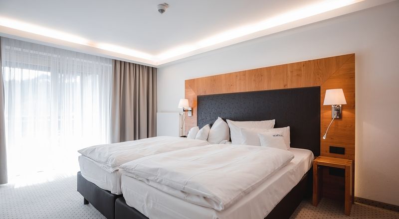 Edelweiß mit großem Südbalkon und Panoramablick (70 m²)