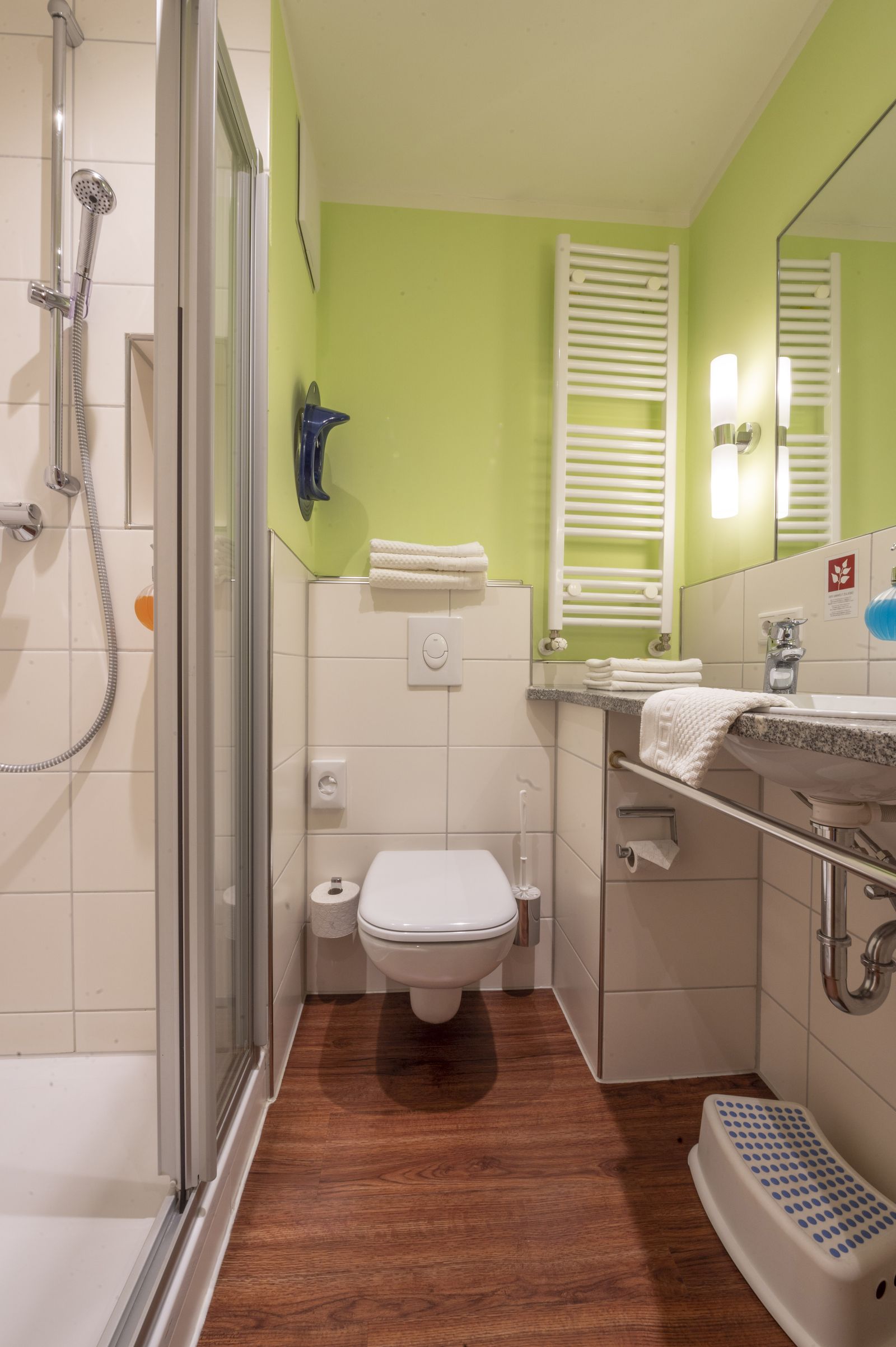 Bad im 3 Raum Familien-Appartement 34m im Familotel Mein Krug | Familotel Fichtelgebirge FamilienKlub Krug | Mein Krug | Hotel Krug