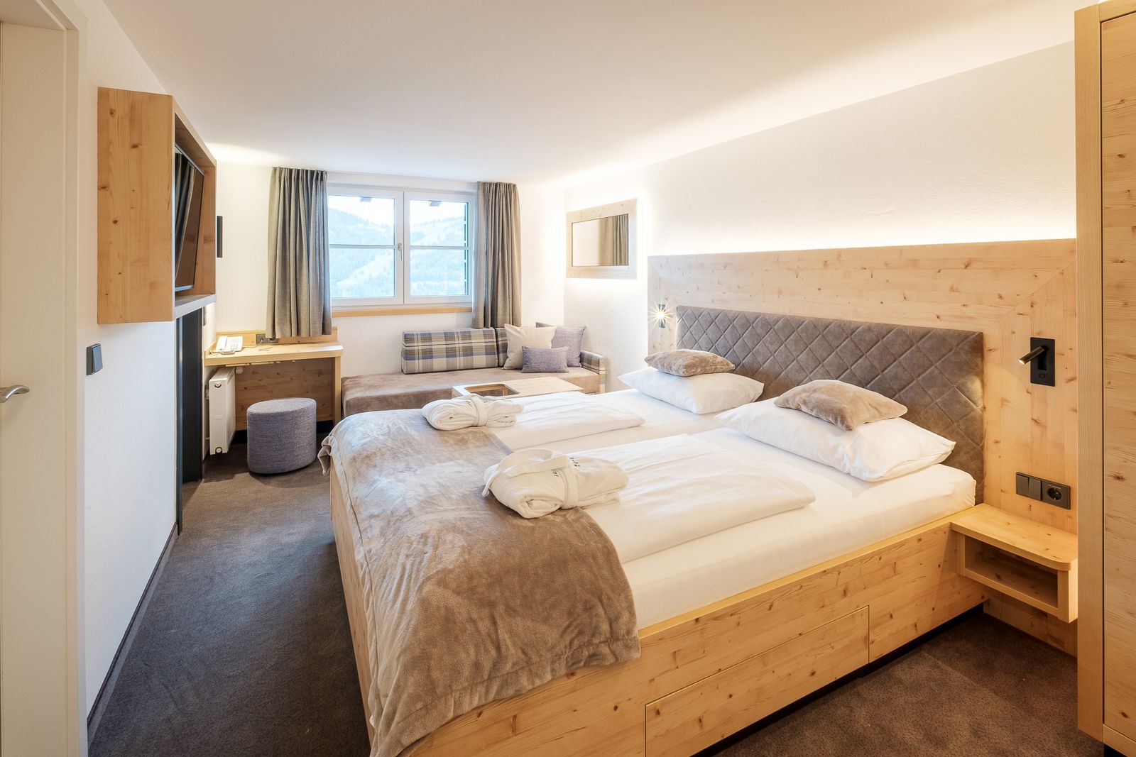 Familien-Suite Schaukelpferd image 1 - Familotel Allgäuer Alpen Allgäuer Berghof