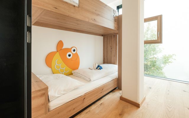 Kinderhotel Allgäuer Berghof – Kinderzimmer Familiensuite SPAss-Suite mit Blick auf die Allgäuer Alpen