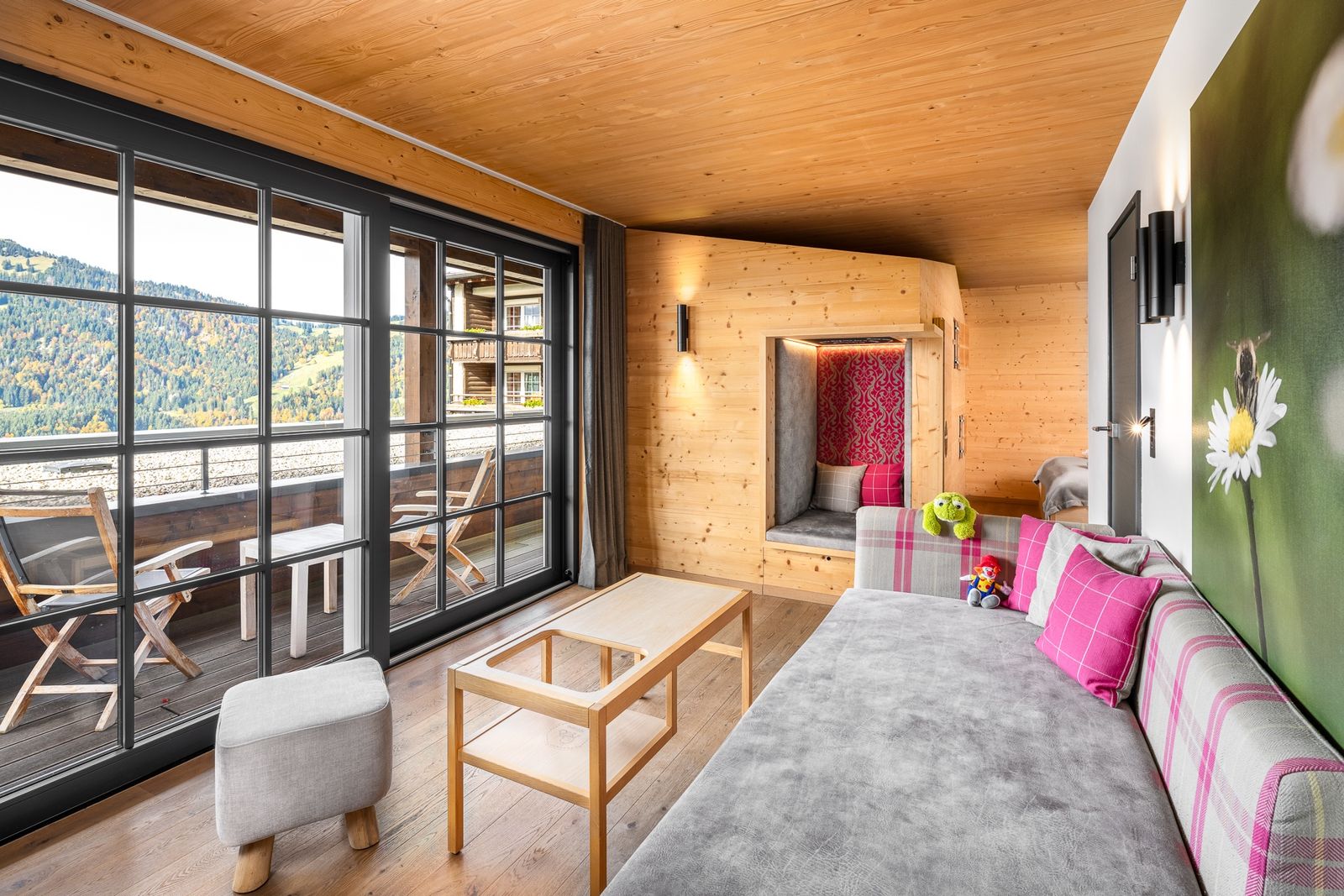 Familien-Suite Bienenwabe image 1 - Familotel Allgäuer Alpen Allgäuer Berghof