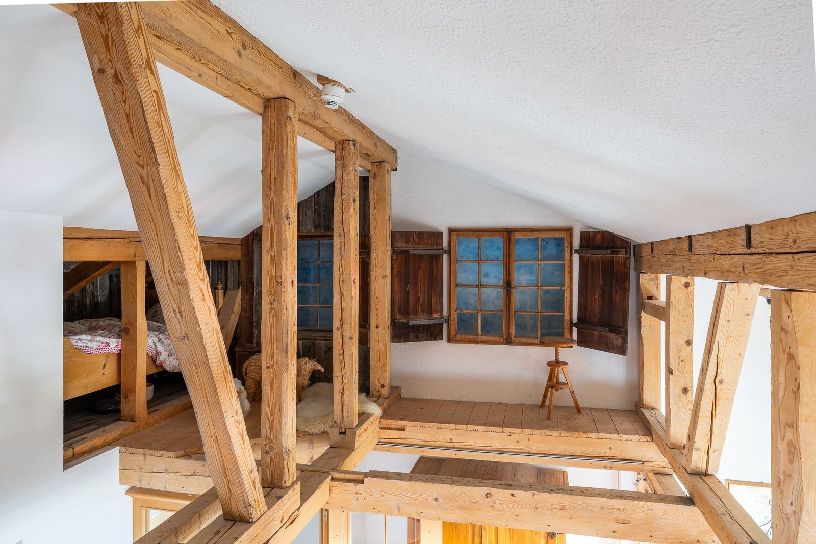 Kinderhotel Allgäuer Berghof – Detail Familiensuite Kuschelnest mit Blick auf die Allgäuer Alpen