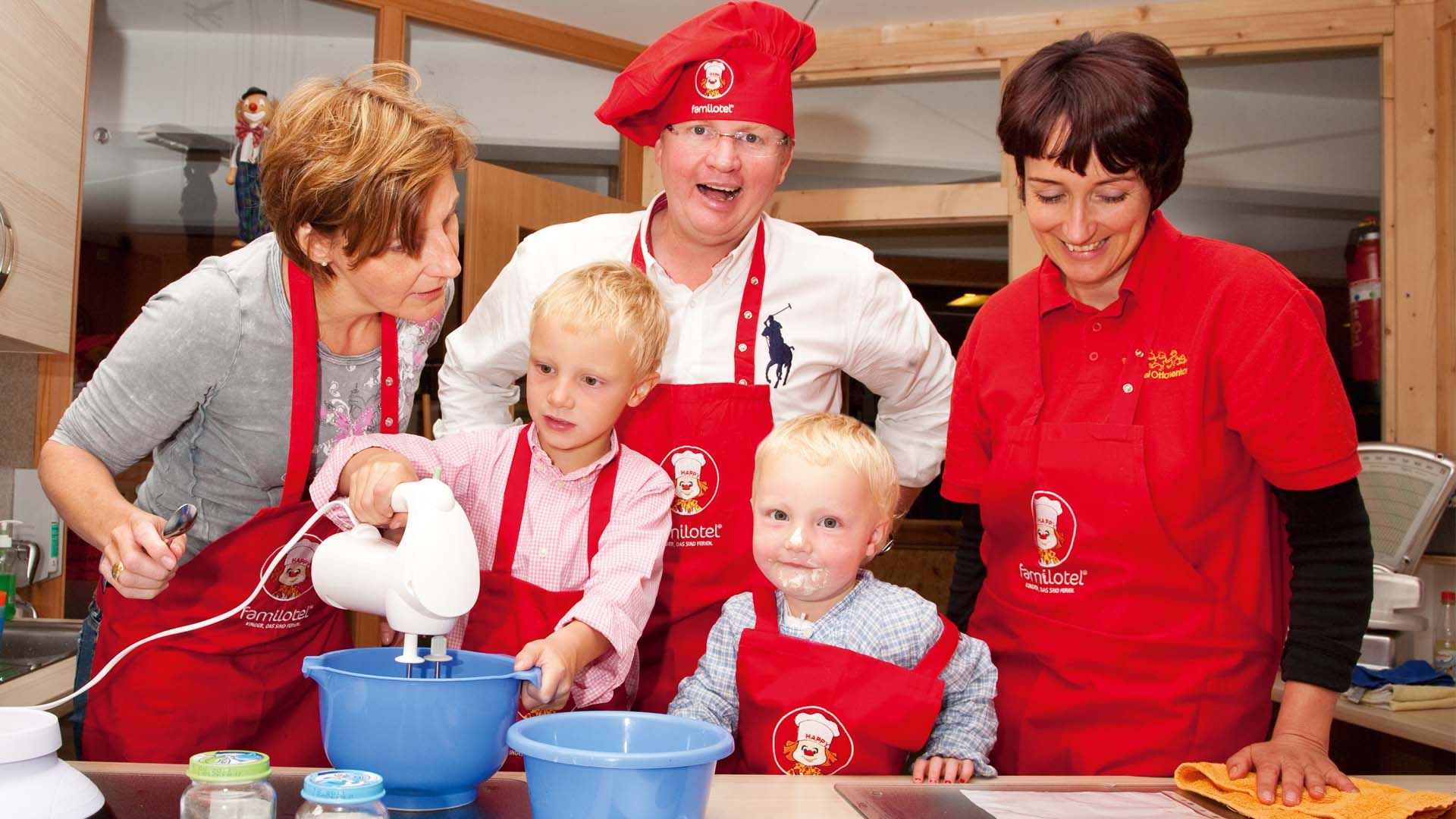 Das Kinderkochen ist ein besonderes Erlebnis im Familotel Ottonenhof.