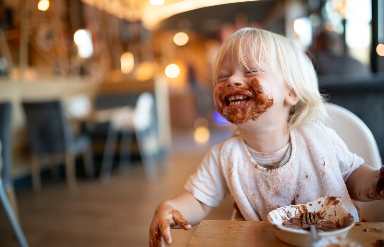 Kind mit Schokomund in der Landhaus Genusswelt