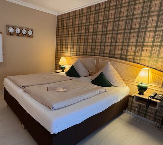 2 Familienzimmer mit V-Tür mit Terrasse| 64 qm - 2-Raum image 3 - Familotel Mecklenburgische Seenplatte Borchard's Rookhus