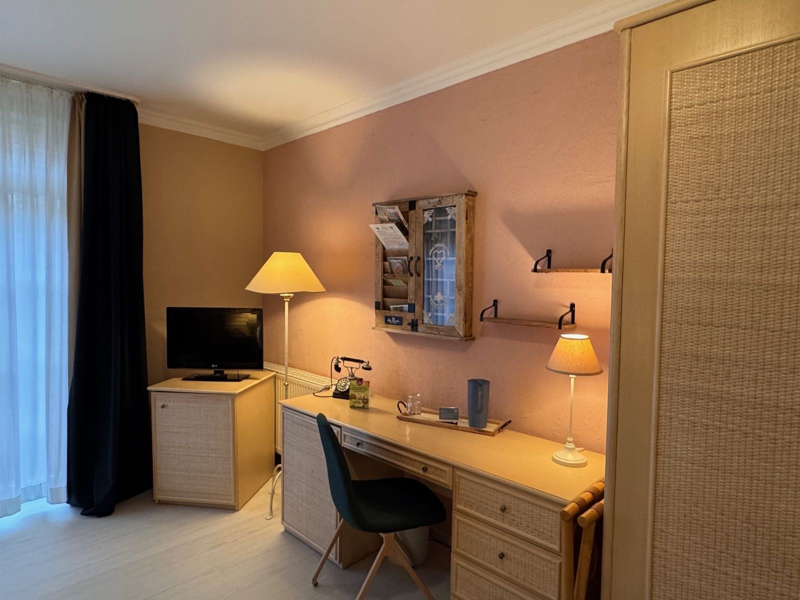 2 Familienzimmer mit V-Tür mit Terrasse| 64 qm - 2-Raum image 1 - Familotel Mecklenburgische Seenplatte Borchard's Rookhus