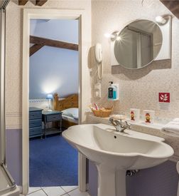 Gauben Zimmer, 2 verbundene Zimmer mit Bad im Familotel Mecklenburgische Seenplatte - Borchard's Rookhus
