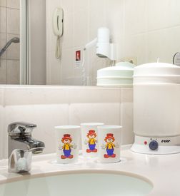 Babyzimmer 2-Raum mit Babykabine im Familotel Mecklenburgische Seenplatte - Borchard's Rookhus