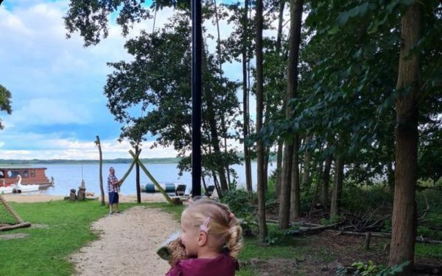 Sommerferien inkl. Tretbootfahren image 1 - Familotel Mecklenburgische Seenplatte Borchard's Rookhus