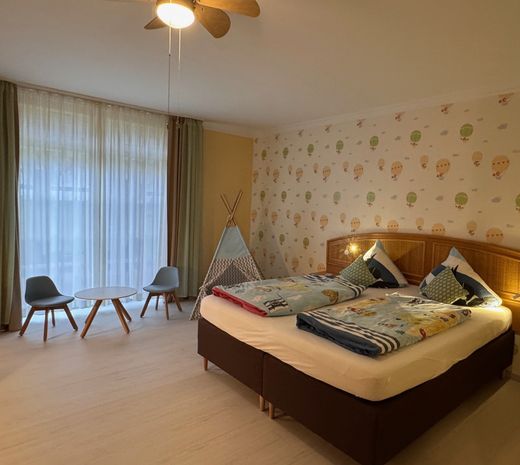 2 Familienzimmer mit V-Tür image 3 - Familotel Mecklenburgische Seenplatte Borchard's Rookhus