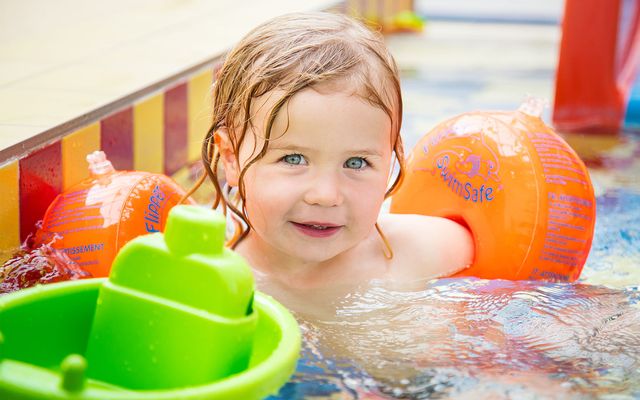 Familienhotel_Deichkrone_Nordsee_Schwimmen.jpg