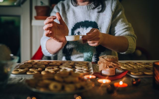 Familotel Sauerland Monikas Ferienhof: Weihnachtliche Vorfreude im kleinsten Familotel: Duftende Kekse und kuschlige Stunden.