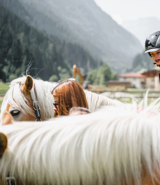 Hauptbild: Farbenfroher Herbst - Alpenhotel Kindl