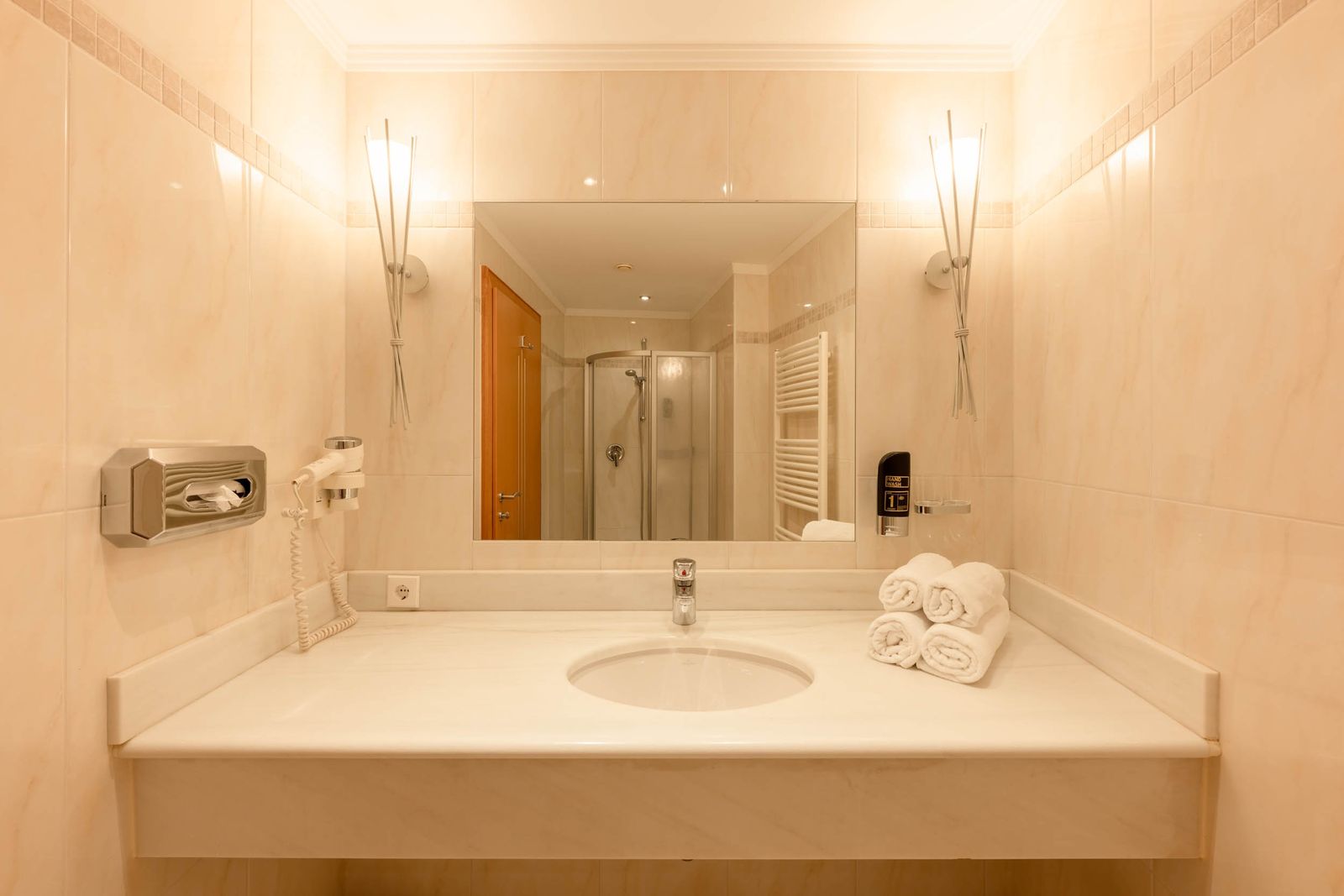 Doppelzimmer »Komfort mit getrennten Betten« image 2 - Familotel Stubaital Alpenhotel Kindl