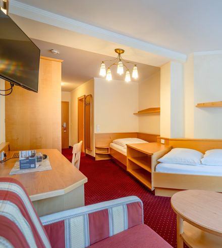 Doppelzimmer »Komfort mit getrennten Betten« image 3 - Familotel Stubaital Alpenhotel Kindl