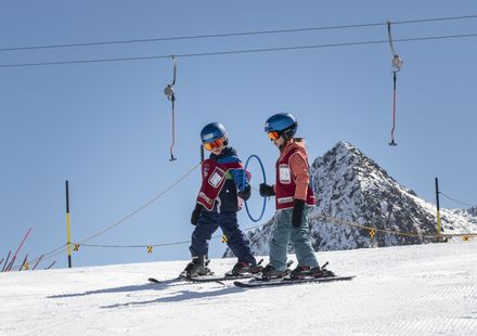 Skisporttage mit Kinderskikurs & Stubai Skipass