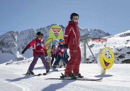 Skisporttage mit Kinderskikurs & Stubai Skipass
