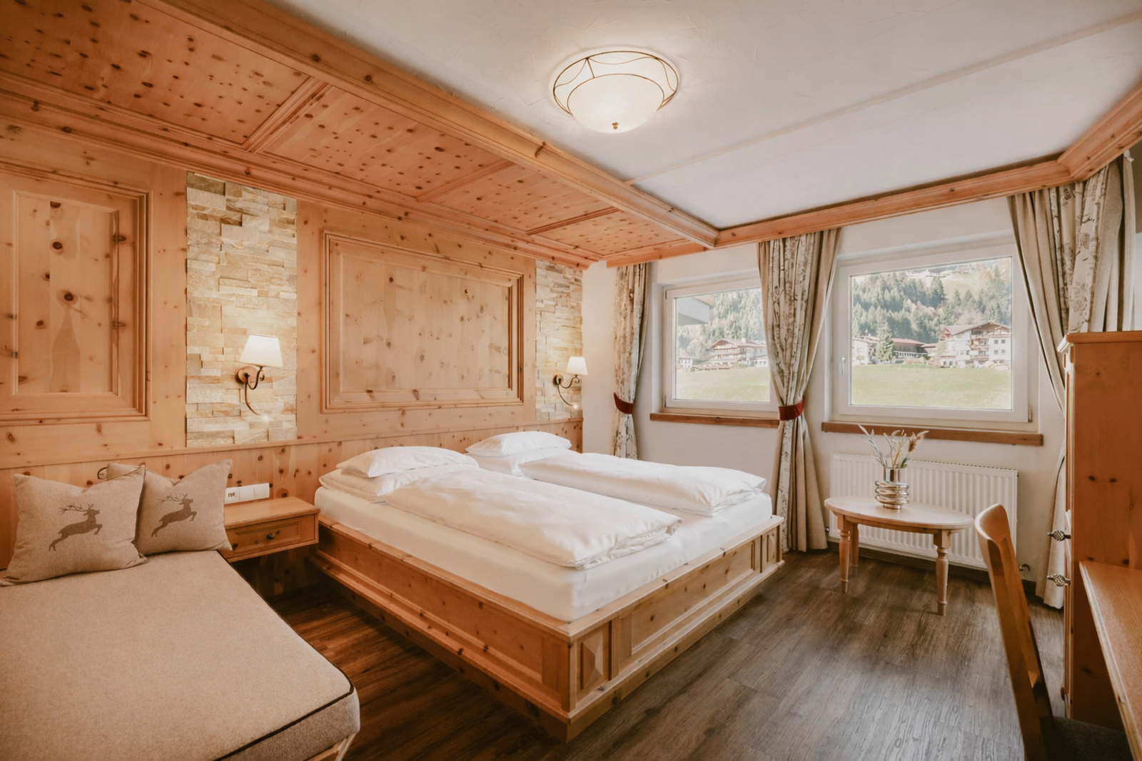 Doppelzimmer »Junior Zirbe« image 1 - Familotel Stubaital Alpenhotel Kindl